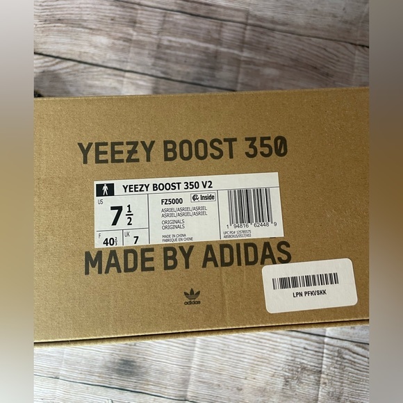 Yeezy Boost 350 V2 Carbon Asriel Authentic Size 7.5 - Picture 8 of 12